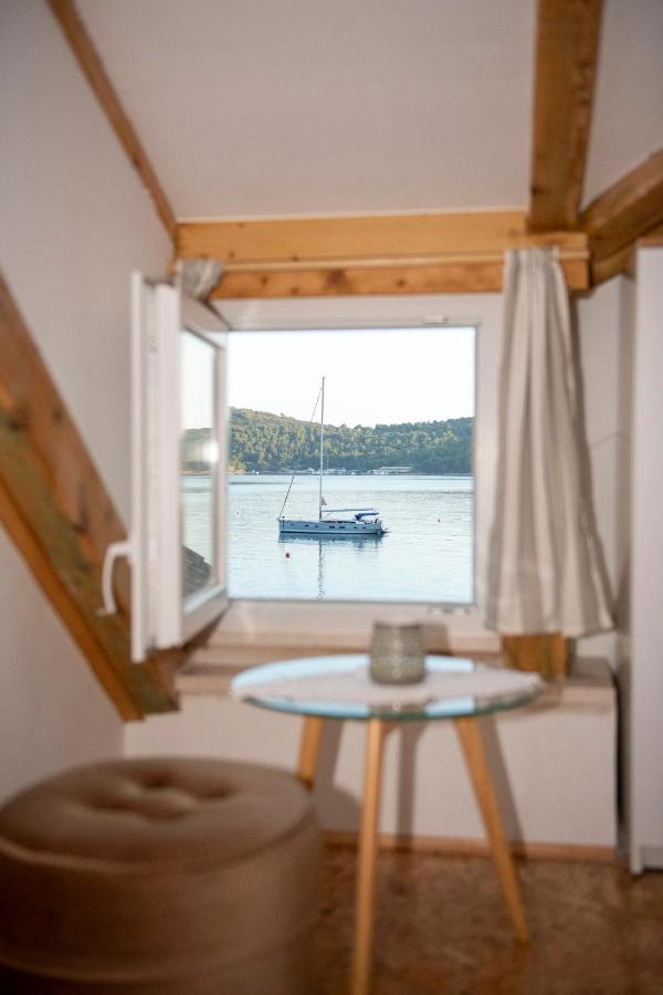 Beachfront Studio Andrina Vis Exterior photo