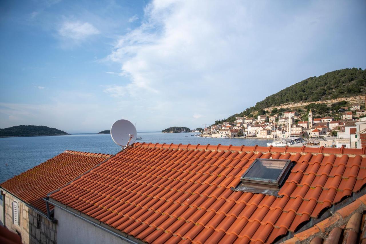 Beachfront Studio Andrina Vis Exterior photo